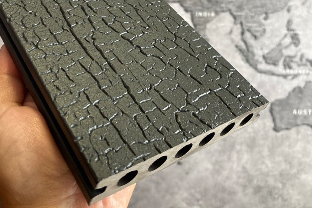 террасная доска Turtle Shell с поверхностью обугленного дерева террасная доска Turtle Shell с поверхностью обугленного дерева